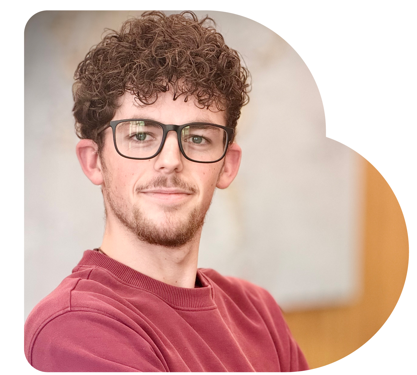 Louis, étudiant du Bachelor Bioforce en logistique en humanitaire et en entreprise. Photo prise à Bioforce (Lyon) en février 2026