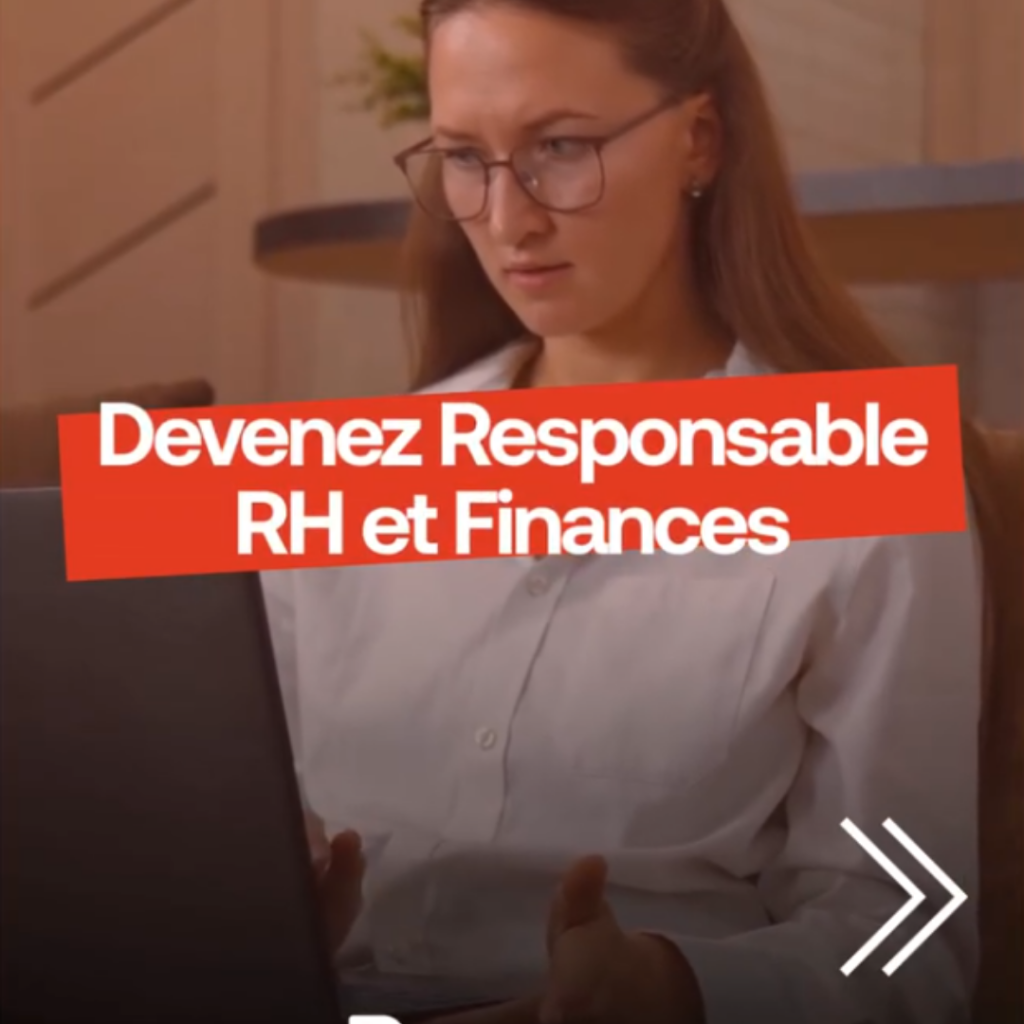 Une femme travaillant face à un ordinateur.