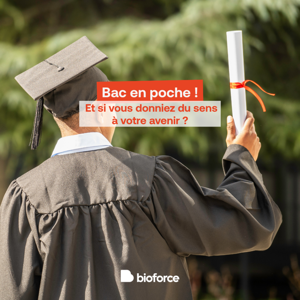 Lycéen qui vient d’obtenir son bac.
